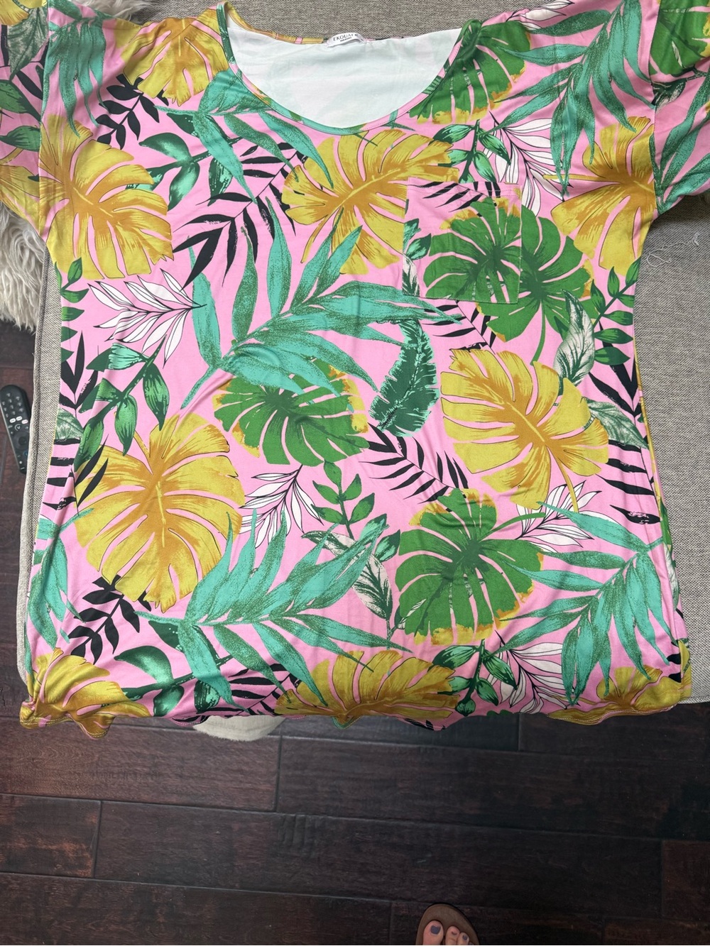 Women Tropical Leaf dress shirt  in Pink and Green